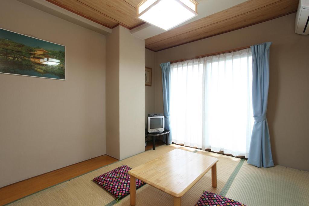 Business Hotel Nishi Otsu Habitación foto
